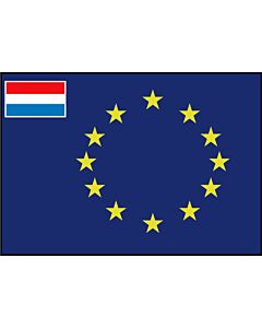 Drapeau du Conseil de l'Europe avec petit drapeau des Pays-Bas